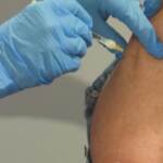 Covid, italiani alle prese con la terza dose di vaccino: “Un po’ di paura c’è”