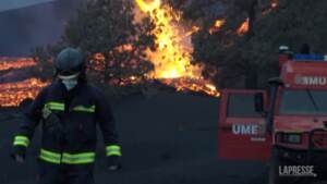 La Palma, nuovo flusso di lava dal vulcano Cumbre Vieja