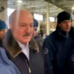 Bielorussia: Lukashenko visita migranti al confine
