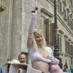 Ilona Staller compie 70 anni: la carriera dell’icona del porno che entrò in Parlamento | GALLERY