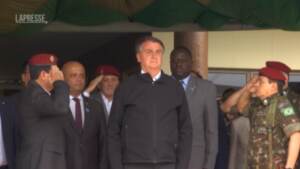 Covid, Bolsonaro: “Nuova variante? Il Brasile non può accettare un nuovo blocco”