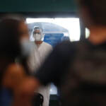 Covid: screening su passeggeri in volo con primo caso Omicron in Italia. Speranza: “Numeri in Europa allarmanti”