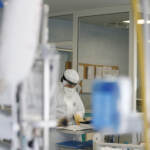 Da Omicron sintomi lievi: dolori al corpo e stanchezza