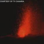 La Palma, continua l’eruzione del vulcano Cumbre Vieja: le evocative immagini notturne