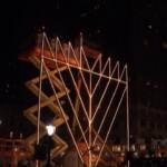 New York, si accende un candelabro gigante per Hannukah