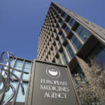 Vaccini, Ema: “Con Omicron importante aumentare vaccinazioni”