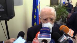 Covid, De Luca: “Omicron pienamente diffusa, prudenza o si chiude tutto”