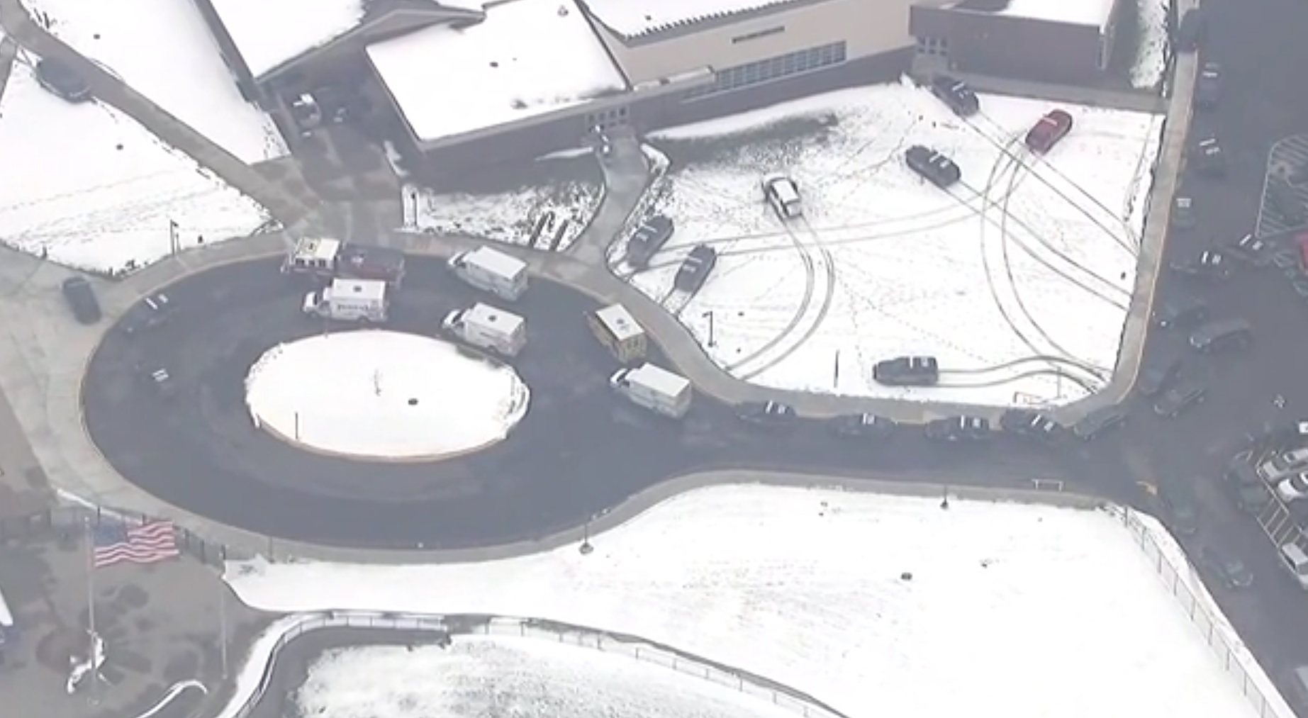 Usa: 15enne spara in una scuola in Michigan, 3 morti e 8 feriti Usa: 15enne spara in una scuola in Michigan, 3 morti e 8 feriti