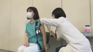 Giappone, gli operatori sanitari ricevono la terza dose di vaccino