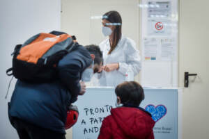 Milano, vaccini per bambini. C'è l'ok del Aifa per anti Covid