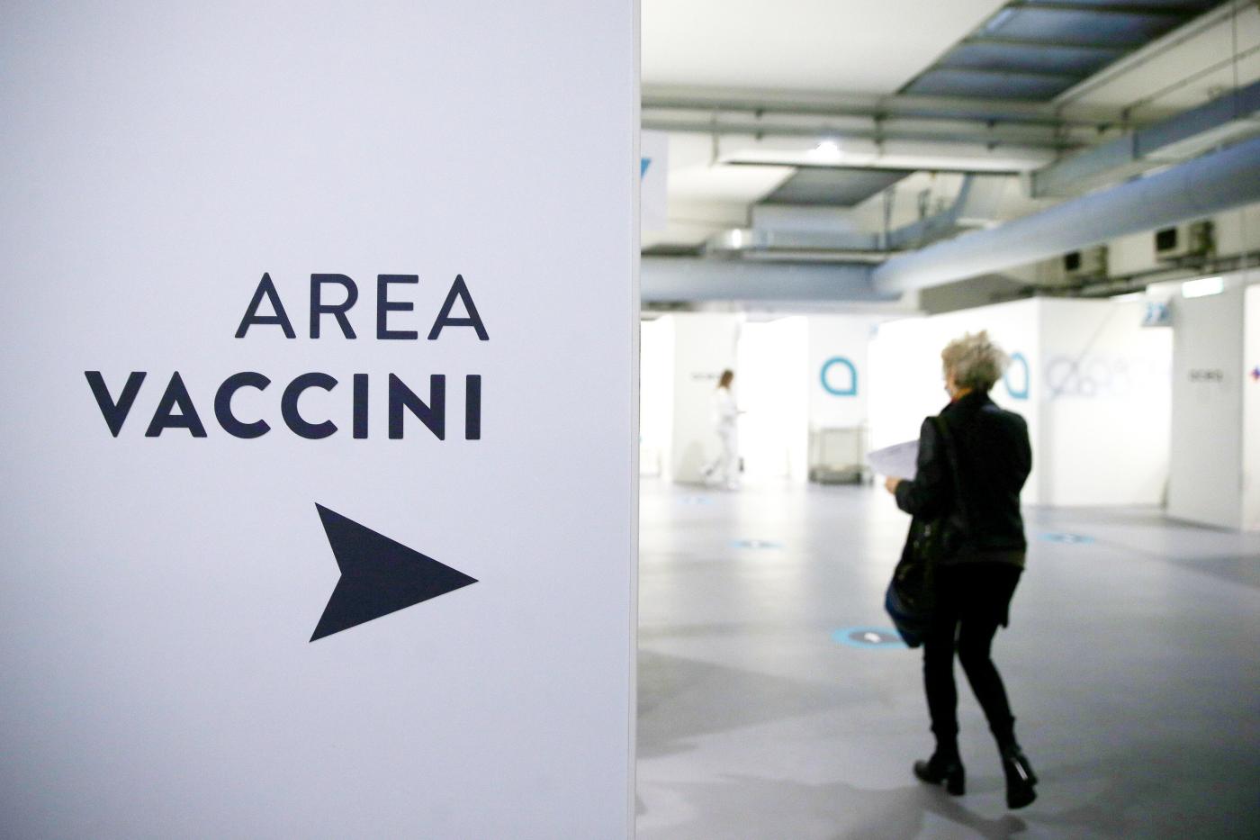 Respinto ricorso medico no vax: “Obbligo vaccini è legittimo a tutela della salute pubblica”