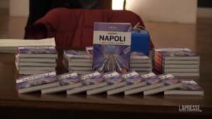 Napoli, presentata prima Lonely Planet dedicata alla città: “Guida contro gli stereotipi, svela segreti nascosti”