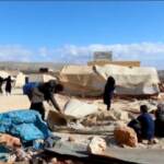Siria, la pioggia danneggia un campo profughi a Idlib