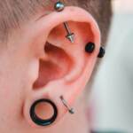 Nuoro: ‘sciopero del piercing’ prosegue. La Preside cede su ricreazione ma conferma la stretta