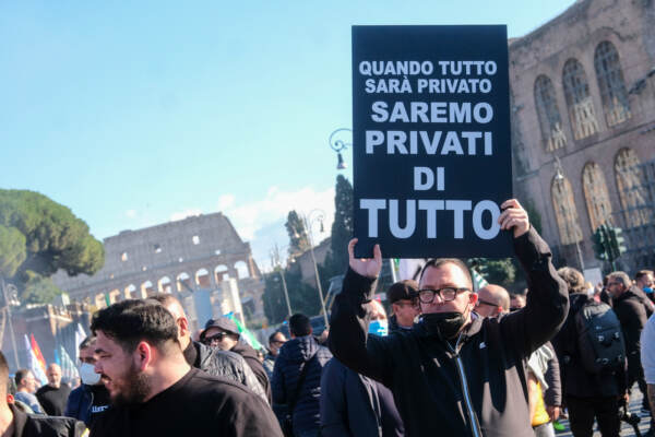 Roma, sciopero nazionale taxi contro ddl concorrenza