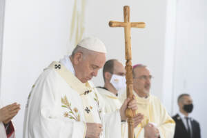 Migranti, affondo del Papa al ‘civile’ Occidente: “Vengono torturati nei lager”