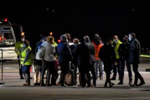 L'arrivo di Eitan Biran all'aeroporto di Bergamo Orio al Serio