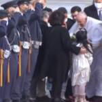 Grecia, l’arrivo di Papa Francesco ad Atene