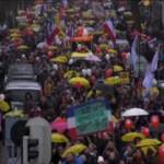 Paesi Bassi, in migliaia sfilano a Utrecht contro misure anti-Covid