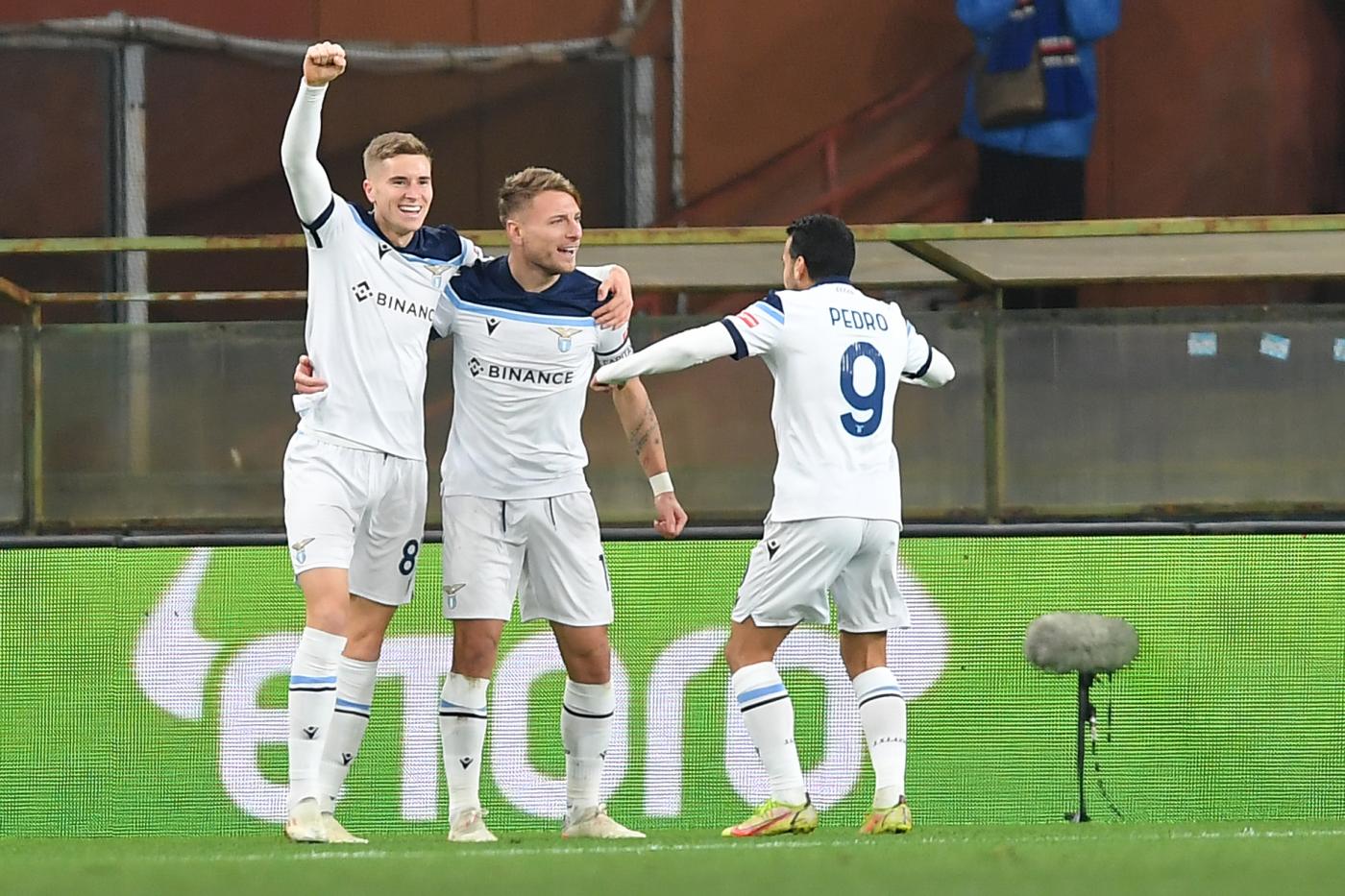 Serie A, la Lazio espugna Marassi: 3-1 alla Samp e sesto posto