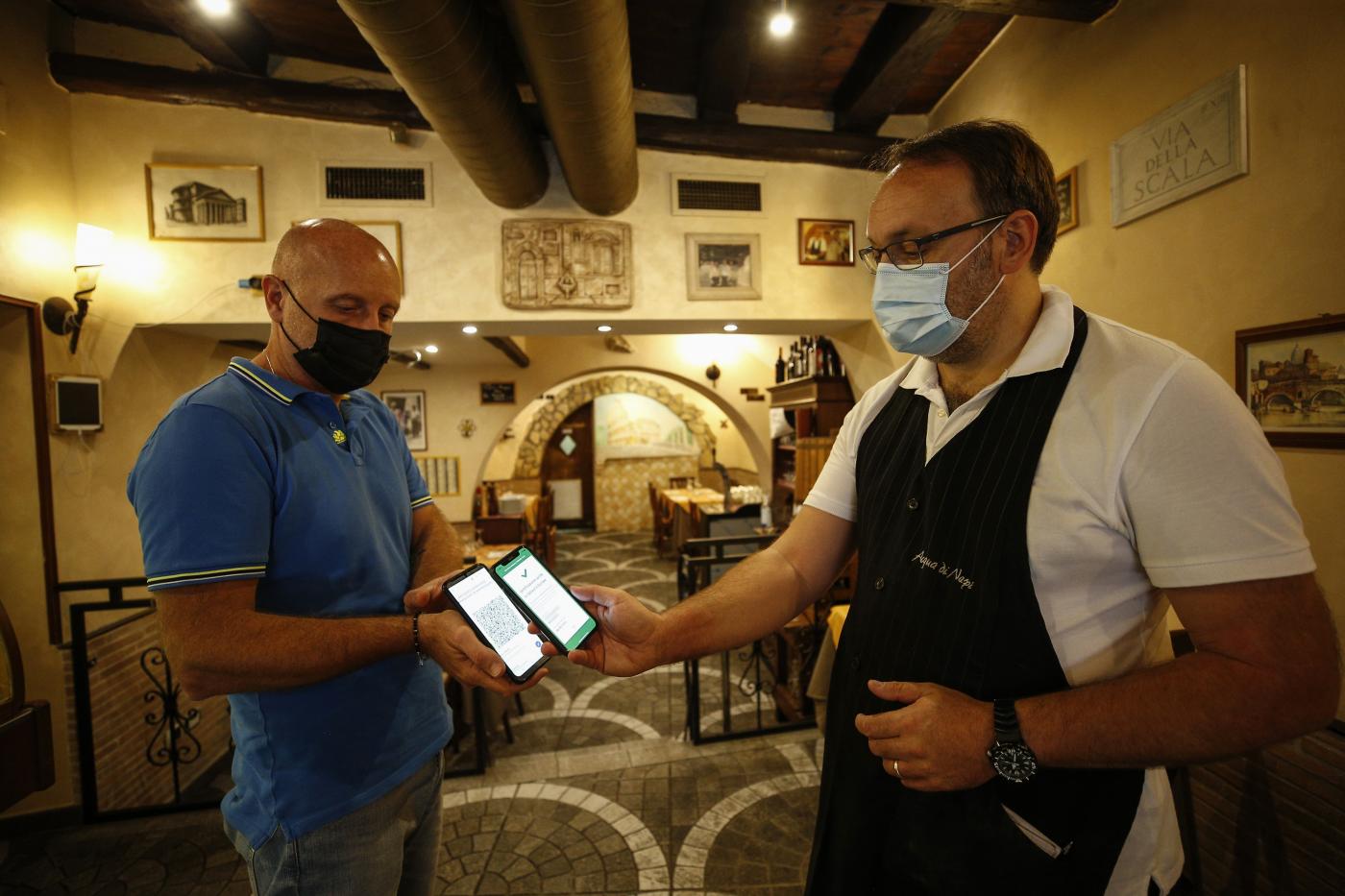 Green pass: il ‘super’ certificato attivo da oggi. Il Viminale potenzia i controlli | SCHEDA