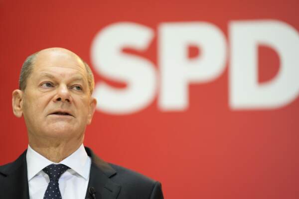 Berlino, neo cancelliere Olaf Scholz presenta i ministri SPD per il nuovo governo tedesco
