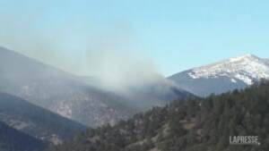 Usa: incendio in Colorado, vigili del fuoco arginano le fiamme