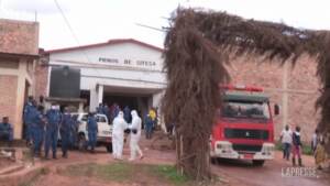 Burundi, incendio in carcere sovraffollato: una quarantina di morti