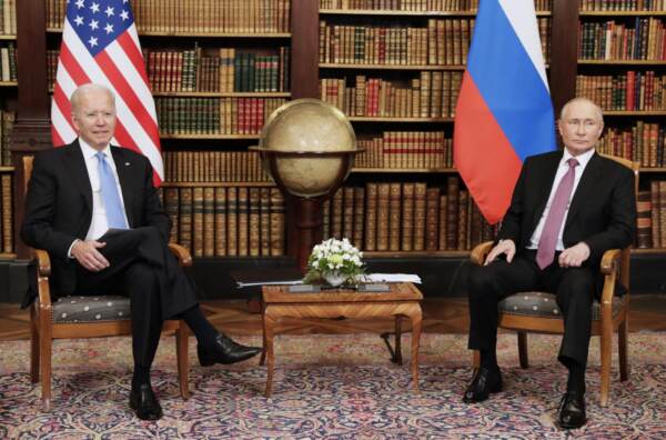 Al via vertice tra Biden e Putin: al centro dei colloqui Ucraina e Nato