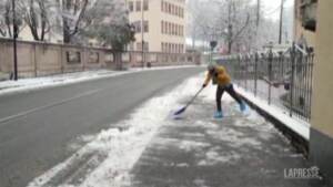 Torino si sveglia sotto un manto di neve