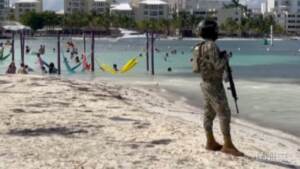 Messico, spari davanti a una spiaggia di Cancún: turisti in fuga