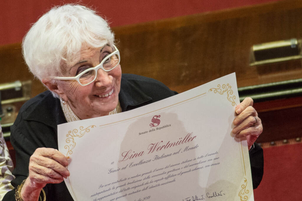 Galleria foto 'Addio a Lina Wertmuller, gli scatti più belli della regina della commedia all’italiana | GALLERY' - foto 5