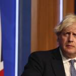Gran Bretagna, Johnson annuncia piano B contro il Covid: green pass e smart working