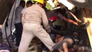 Messico: strage di migranti, 53 morti in un incidente stradale