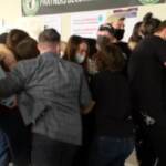 Usa: lavoratori di Starbucks si sindacalizzano, la gioia in un locale di Buffalo