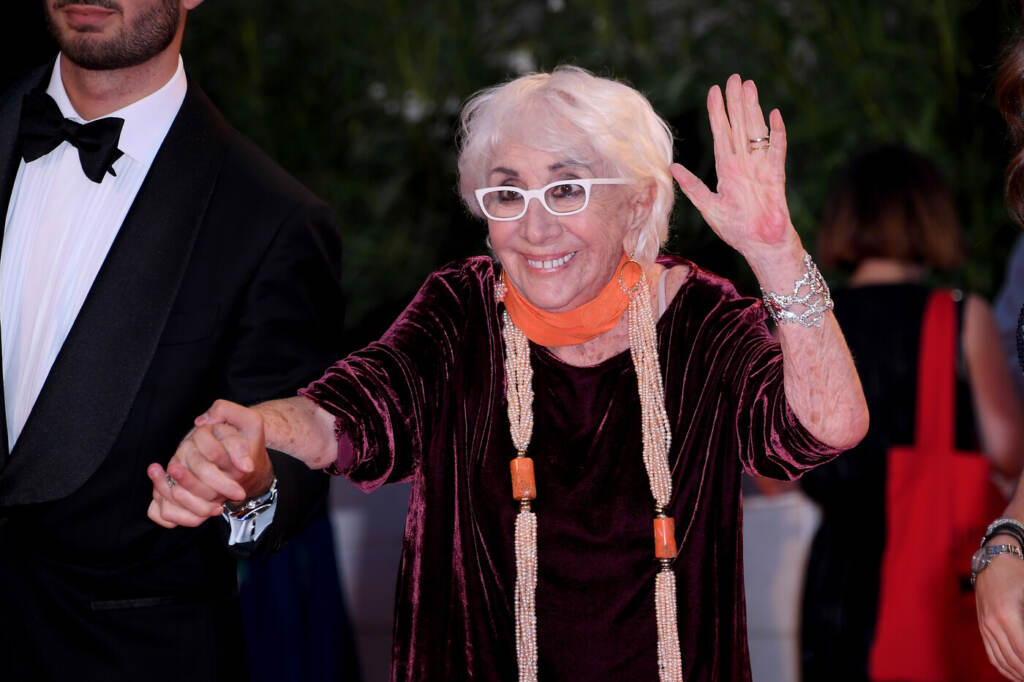 Galleria foto 'Addio a Lina Wertmuller, gli scatti più belli della regina della commedia all’italiana | GALLERY' - foto 14