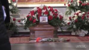 Funerali Wertmuller, applausi e commozione nella Chiesa degli Artisti