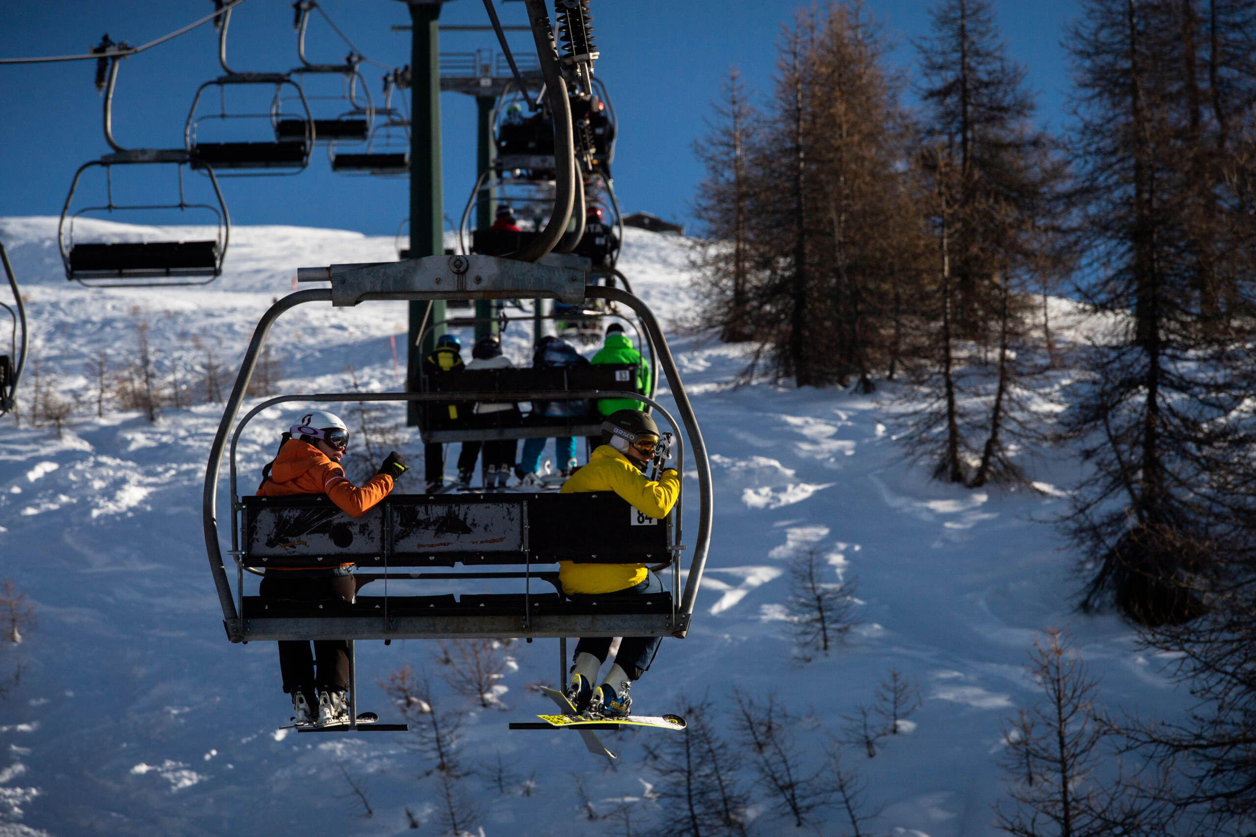 Pordenone, cade dalla seggiovia: grave 32enne
