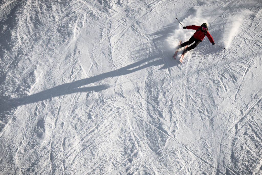 Galleria foto 'Sestriere, le piste da sci riaprono al pubblico' - foto 14