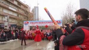 Kosovo, maratona di Babbi Natale per beneficenza