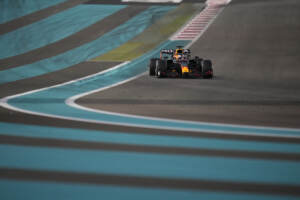 Verstappen domina anche a Miami, podio Ferrari con Leclerc e Sainz