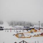 Serbia, calano i casi: gli sciatori affollano le montagne