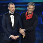 Sanremo: tutto pronto per finale Giovani, i primi tre in gara tra i Big