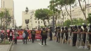 Perù, manifestazione di protesta contro il blocco della miniera di rame di Las Bambas