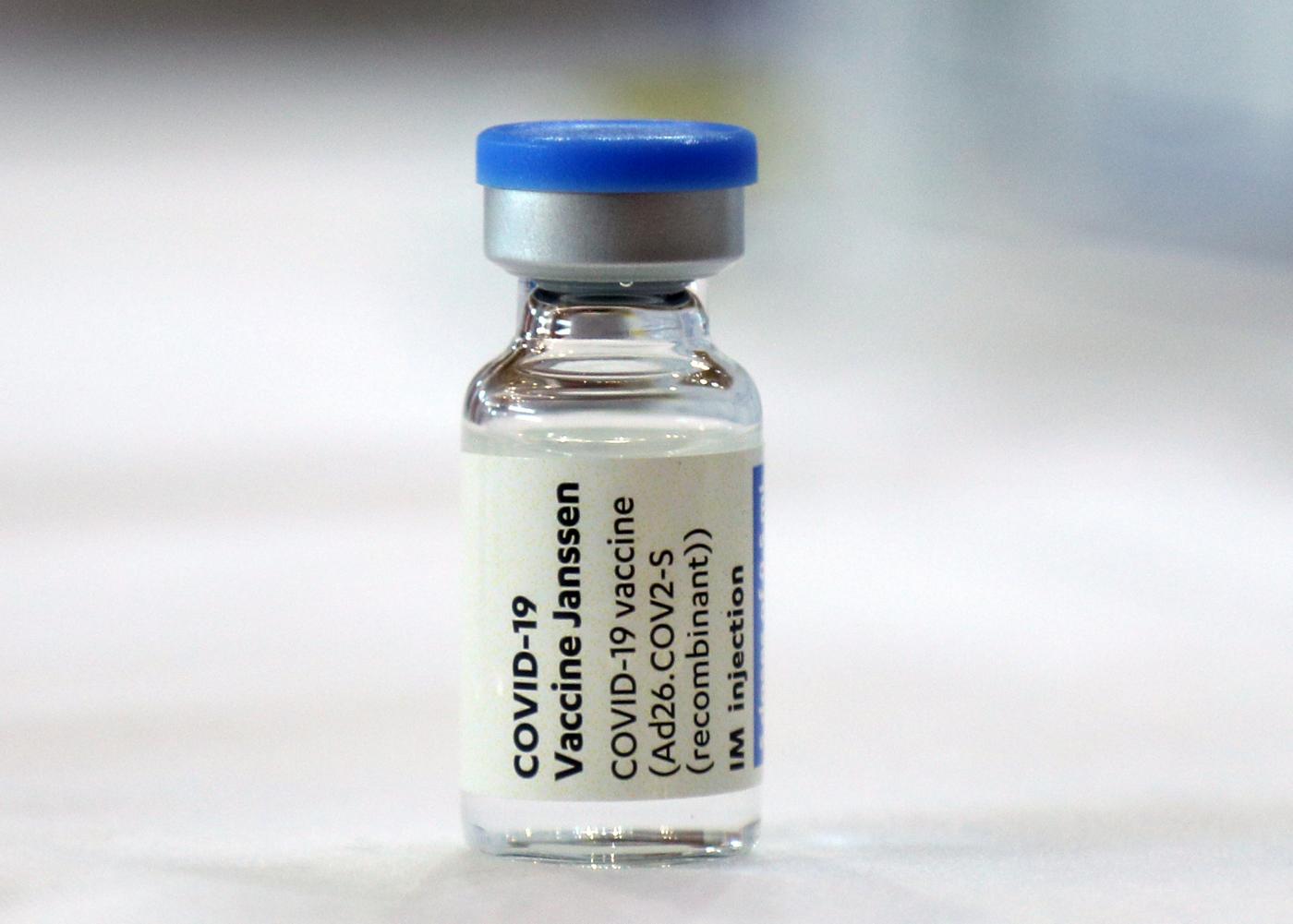 Vaccini: Ema, richiamo Johnson&Johnson a due mesi dalla prima dose