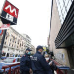 Da oggi obbligo vaccinale per forze dell’ordine, personale scolastico e Rsa: corsa al vaccino