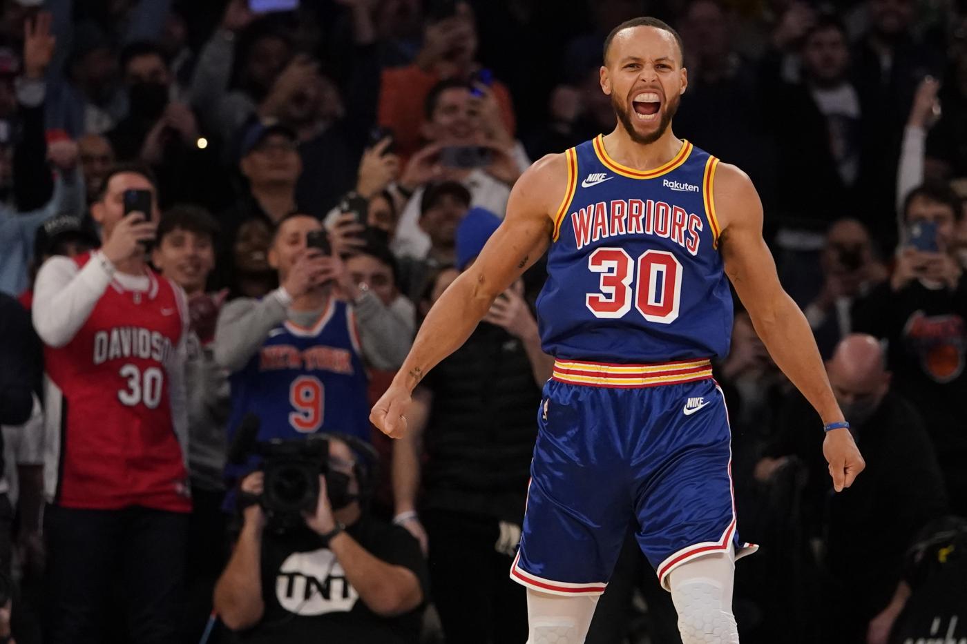 Basket: Curry nella storia con record di triple, superato Ray Allen | Il video dello storico tiro
