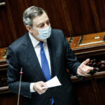 Le comunicazioni di Draghi prima del Consiglio Ue: “Verso Natale più sicuro, con Omicron serve cautela”