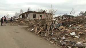 Tornado in Kentucky, Biden incontra gli sfollati: “Non vi lasceremo soli”