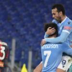 La Lazio cala il tris all’Olimpico e aggancia Roma e Juve, Genoa ancora ko